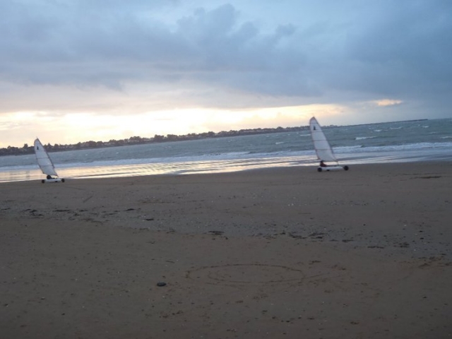  Velero de playa Tharon 